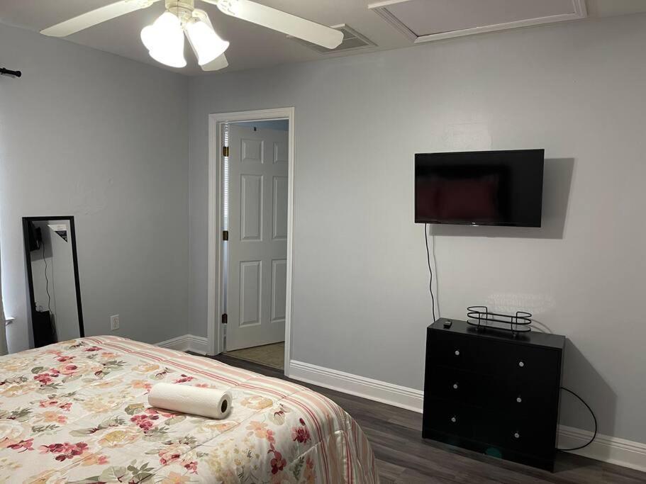 Cheerful 3-Bedrooms With Free Parking On Premises タラハシー エクステリア 写真